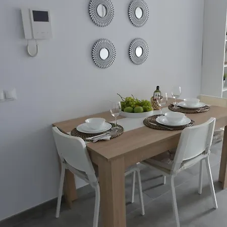 19 Piso Centrico, Nuevo Y Bien Equipado En La Trinidad Lejlighed *