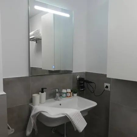 19 Piso Centrico, Nuevo Y Bien Equipado En La Trinidad Lejlighed