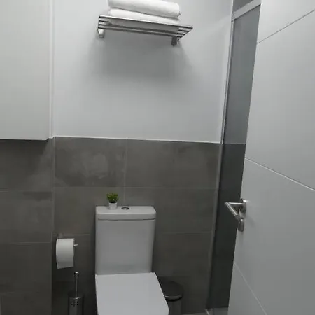 19 Piso Centrico, Nuevo Y Bien Equipado En La Trinidad Lejlighed *