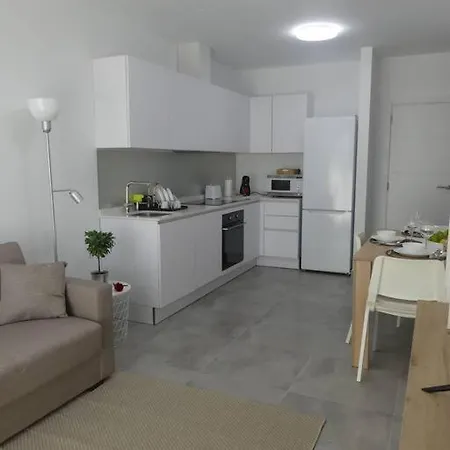 19 Piso Centrico, Nuevo Y Bien Equipado En La Trinidad * La Laguna (Tenerife)